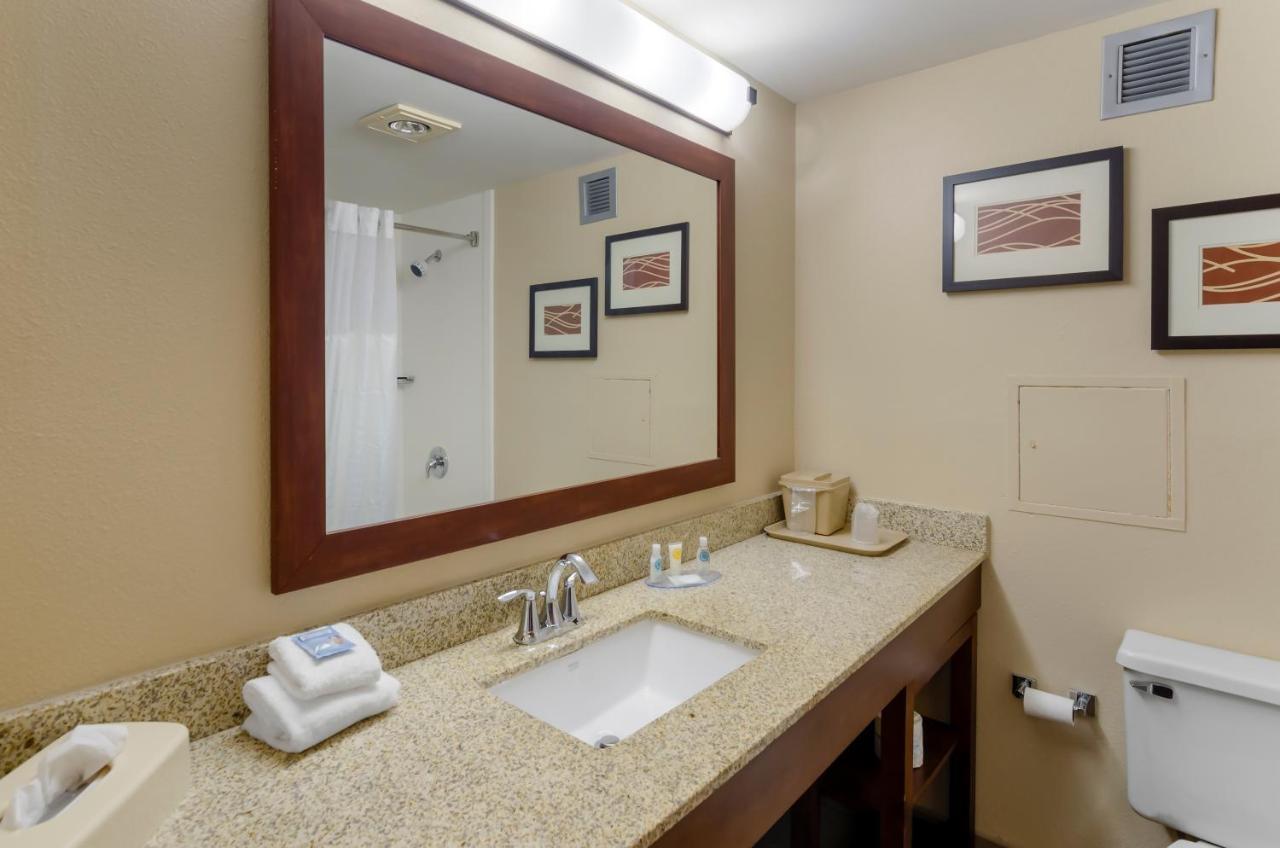 Comfort Inn Blacksburg University Area Exteriör bild