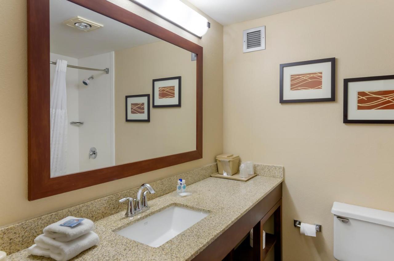 Comfort Inn Blacksburg University Area Exteriör bild