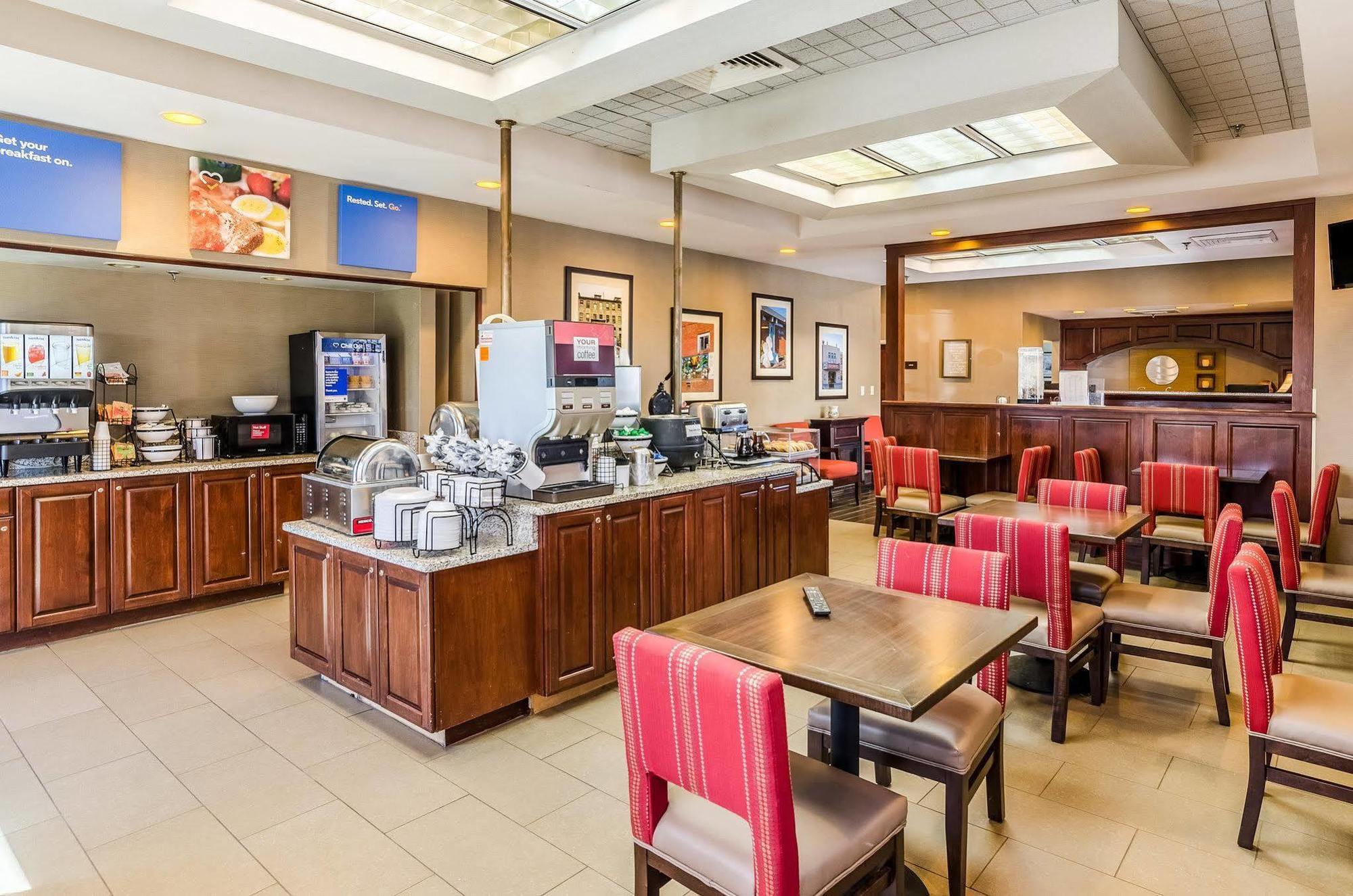 Comfort Inn Blacksburg University Area Exteriör bild